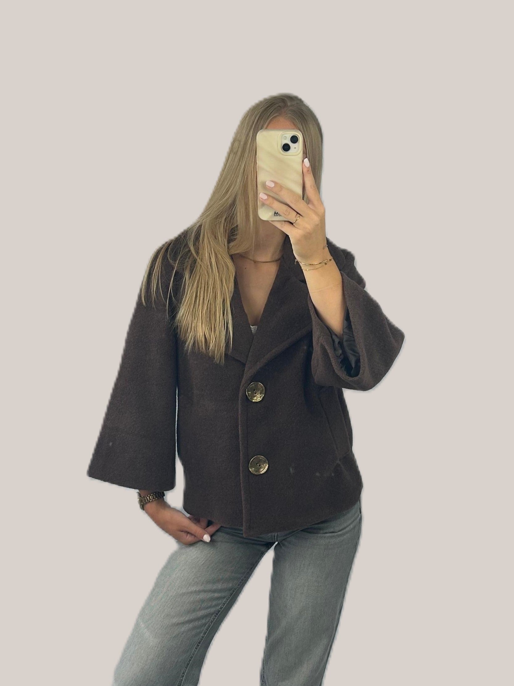 Melia jas bruin